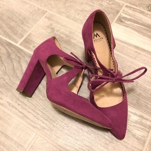 Pointed Toe Mary Jane Style Heels